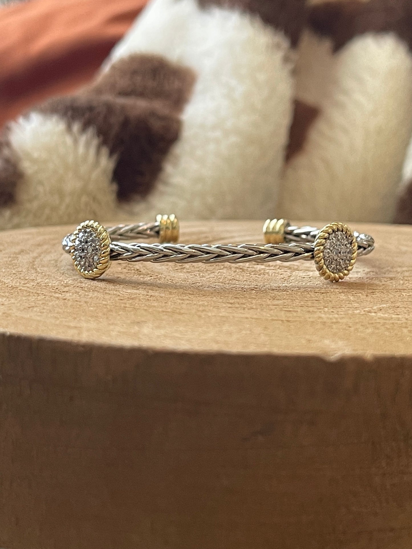 Double Circle Twisted Cuff